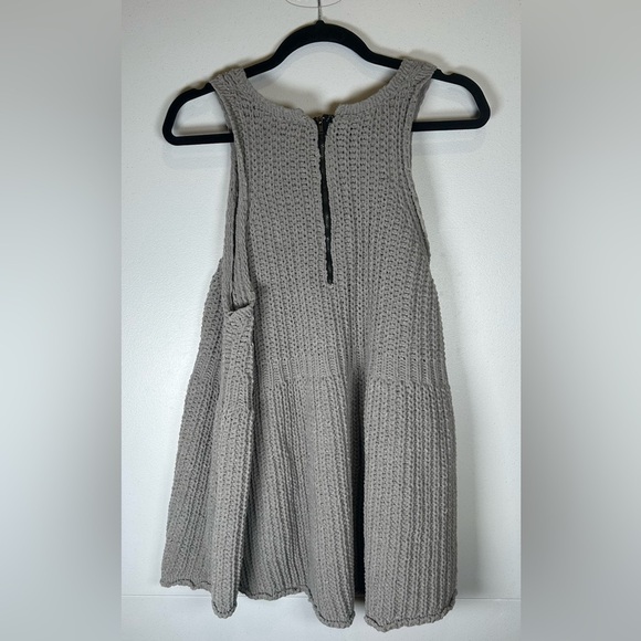 POL Gray Sleeveless Knit Sweater/Tank. Size Large. Anthropologie Brand. - Picture 2 of 9
